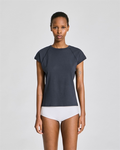 GAI + LISVA MALOU S/S BOMULD 1X1 RIB TEE POLAR NIGHT